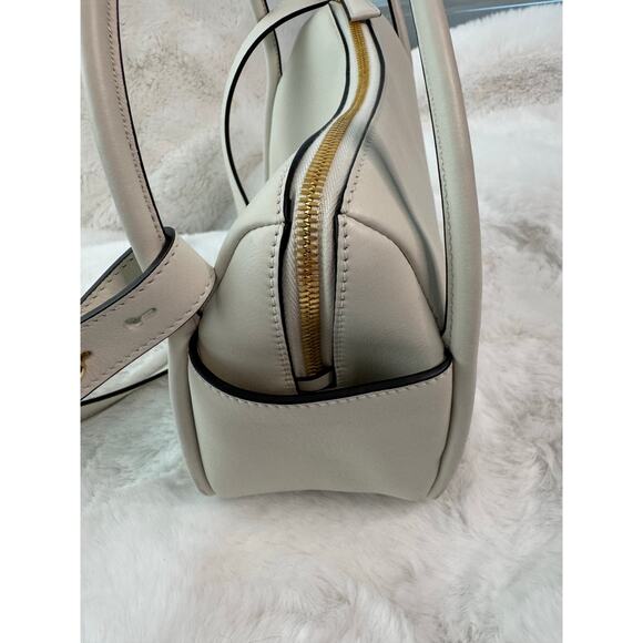 Prada Darling Leather Handbag – White Vitello Leather with Gold Hardware - Picture 4 of 9